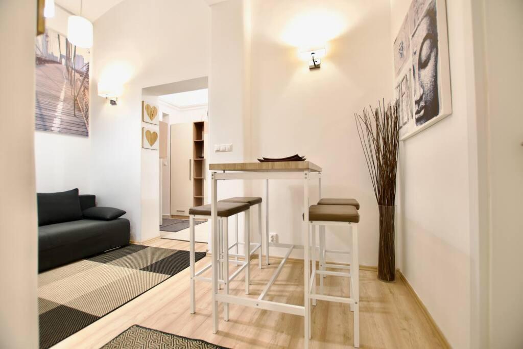 Standard Apartment By Hi5- Podmaniczky Street Budapeşte Dış mekan fotoğraf